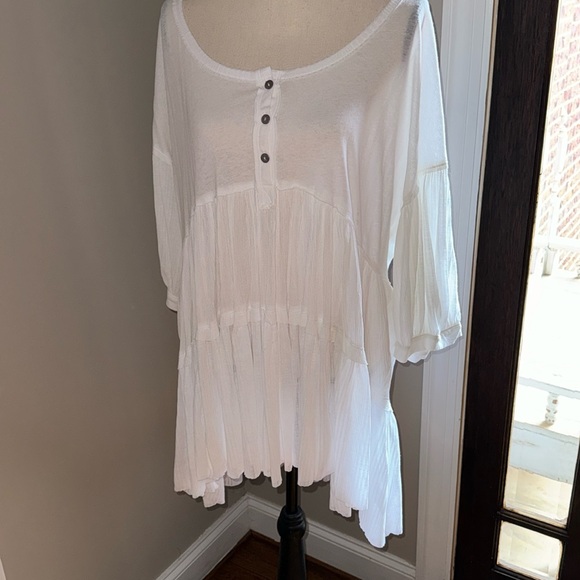 Free People top - Picture 1 of 3